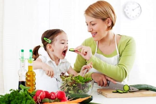 MÁCH MẸ BÍ QUYẾT GIÚP TRẺ ĂN RAU NHIỀU HƠN