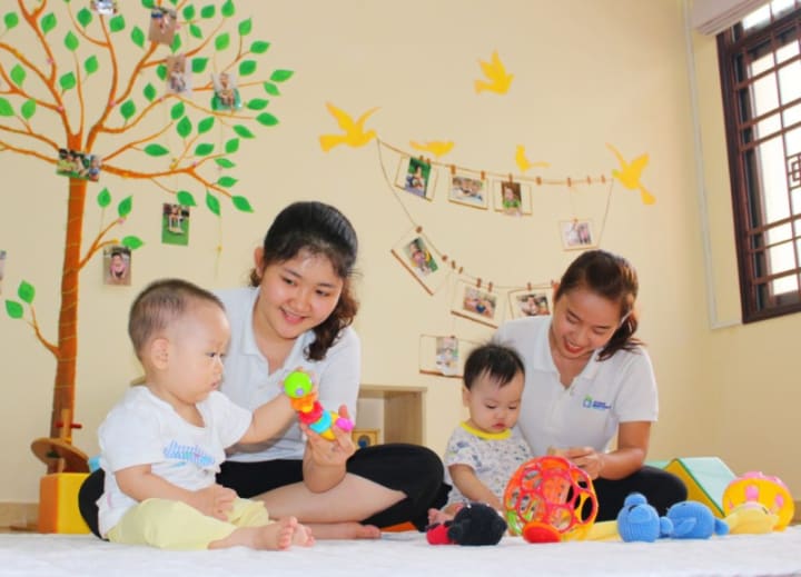 CÓ NÊN BẮT ĐẦU CHO CON ĐI HỌC TỪ 6 THÁNG TUỔI?
