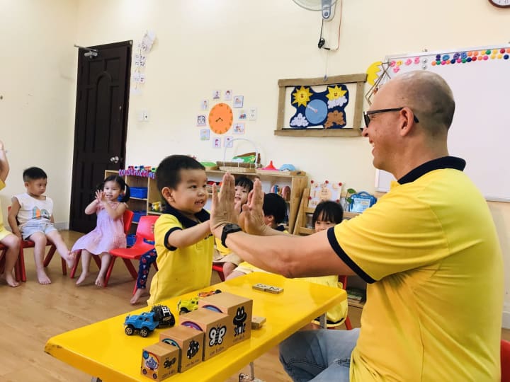 TINY KINGDOM - VƯƠNG QUỐC HẠNH PHÚC CHẮP CÁNH ƯỚC MƠ CON