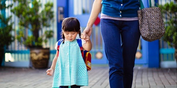 Những lưu ý khi cho trẻ đi học mầm non sớm ba mẹ không thể bỏ qua