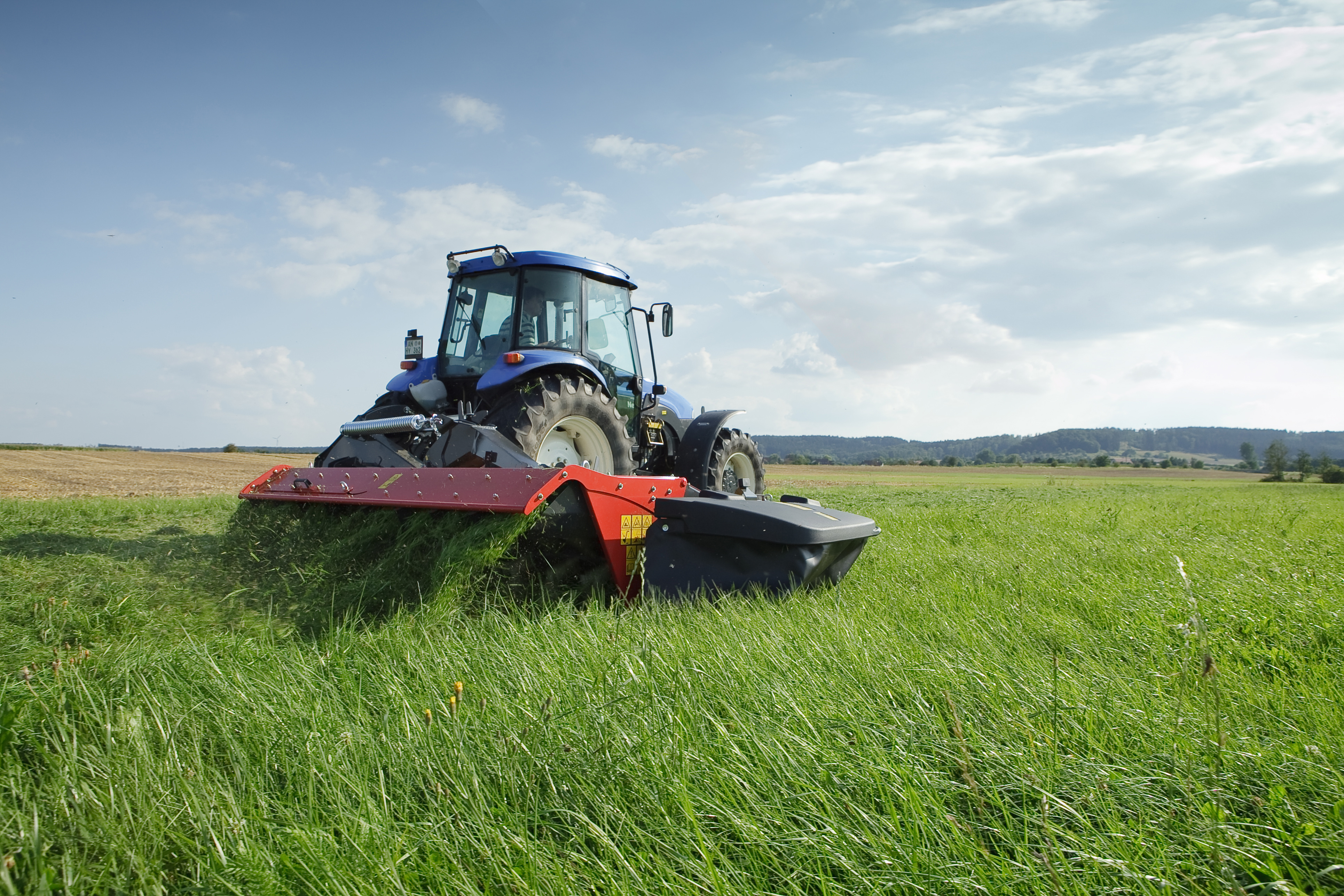 Mower Conditioners - VICON EXTRA 624T - 628T/R - 632T FARMER, tine conditiong with hydraulic spring adjustments also slim design for efficient during operation