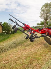 Double Rotor Rakes - VICON ANDEX 644-724-724 HYDRO-764, cost efficient and strong frames for a long lifetime also CompactLine maintanence friendly gearbox