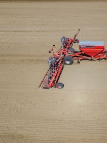 Kverneland DG2 High Capacity Pneumatic Seed Drill, superior depth control and high performance on field