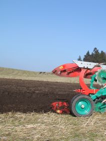 Reversible Mounted Ploughs - Kverneland 150 S Variomat, customized for high performance combined with low fuel consumption