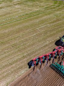 Kverneland Packomat, perfect seedbed while ploughing, kvernelands unique steel provides light and robust implement