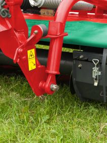 Kverneland 2800 FS,  first front disc mower with an actively driven swath former