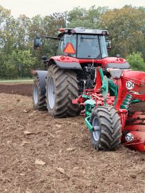 Kverneland Packomat, perfect seedbed while ploughing, kvernelands unique steel provides light and robust implement