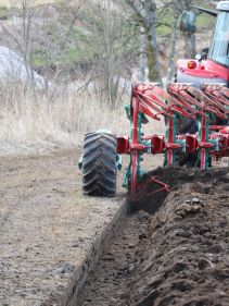 Kverneland Packomat, perfect seedbed while ploughing, kvernelands unique steel provides light and robust implement