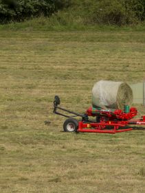 Round Bale Wrappers - Kverneland 7730, made for smaller tractors but still fully atuomatic