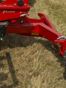 Round Bale Wrappers - Kverneland 7730, made for smaller tractors but still fully atuomatic