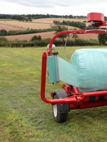Round Bale Wrappers - Kverneland 7850, easy to use in operation and provides high volume wrapping operations