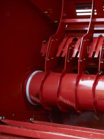 Bale Choppers - Feeders, Kverneland 853, high blowing performance during operation, also a strong package of new features