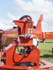 Four Rotor Rakes - Kverneland 97150 C, optimal ground pressure with high output and capacity