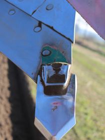 Stubble Cultivators - Kverneland Knock On System is the easiest way exchanging parts
