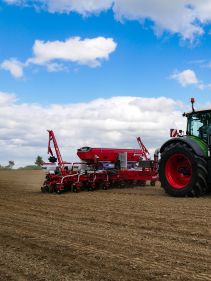 Kverneland optima TFprofi, high performance and reduced tractor power requirement