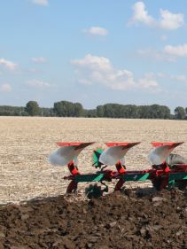 Kverneland PG RG, Kverneland Vari-Width® system, easy in use while ploughing and adjusting