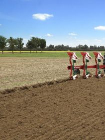 Kverneland Packomat, perfect seedbed while ploughing, kvernelands unique steel provides light and robust implement