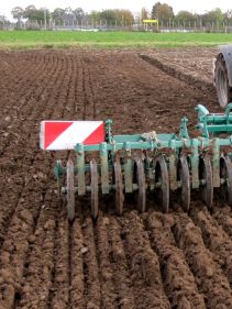 Kverneland Packomat, perfect seedbed while ploughing, kvernelands unique steel provides light and robust implement