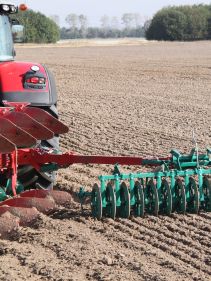 Kverneland Packomat, perfect seedbed while ploughing, kvernelands unique steel provides light and robust implement