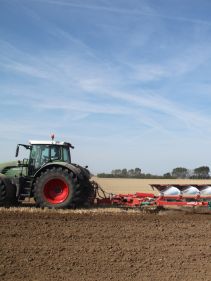 Kverneland Packomat, perfect seedbed while ploughing, kvernelands unique steel provides light and robust implement