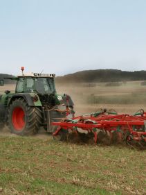 Kverneland CTC Cultivator performs perfect mixing and levelling with reduces maintenance