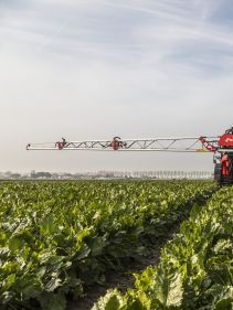 Kverneland iXtrack T3, compact sprayer, stable and precise with intelligent technology