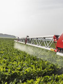 Kverneland iXtrack T3, compact sprayer, stable and precise with intelligent technology