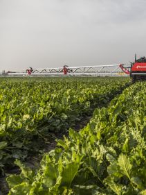 Kverneland iXtrack T3, compact sprayer, stable and precise with intelligent technology