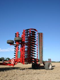 Kverneland Qualidisc Pro operating with cutting quality and good penetration
