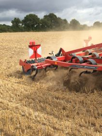 Stubble Cultivators - Kverneland Turbo powerful and efficient in use during operation