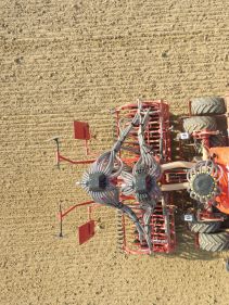 Kverneland u-drill plus, ombined grain and fertiliser version, operating at high speed