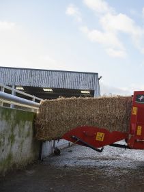 Bale Choppers - Feeders, Kverneland 864, provides more capacity and increased blowing performance during operation