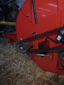 Bale Choppers - Feeders, Kverneland 864, provides more capacity and increased blowing performance during operation