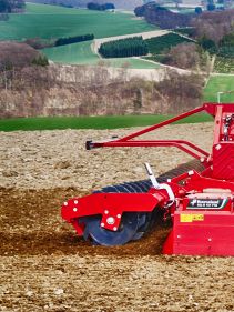 Kverneland F30 meant for large scale harrowing, performs efficient even with low weith