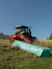 Kverneland 2500 H, hydraulic suspension and direct drive cutterbar for improved performance on field