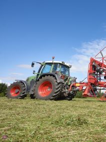 Four Rotor Rakes - Kverneland 97150 C, folded and compact during transportation and storage