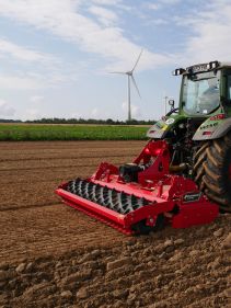 Power Harrows - Kverneland S-series, heavy power and robust headstock, super versatile in use with low fuel consumption