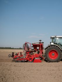 Kverneland e-drill maxi pluss, combined grain and fertilizer model