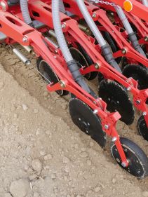 Kverneland e-drill maxi pluss, combined grain and fertilizer model