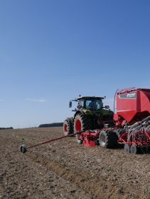 Kverneland u-drill, universal seed drill combination - seedbed preparation and levelling