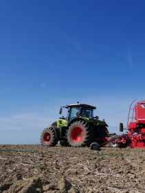 Kverneland u-drill, universal seed drill combination - seedbed preparation and levelling