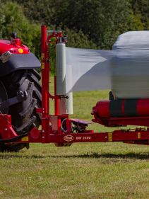 Bale Wrappers - VICON BW 2400, trailed wrapper produced for smaller tractors and is very ease to operate