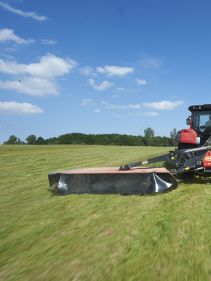 Plain Mowers - VICON EXTRA 390 - 395 - REAR MOUNTED DISC MOWERS, with its low weight providing high performances on field during operations