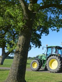 mounted tedders - VICON FANEX 554-684-764-904-1124, Central adjustment for border spreading keeping the crop inside the field.