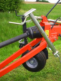 Single Rotor Rakes - VICON ANDEX 323-353-394-424T-434-474T, designed for low power tractors, but still provides great working width