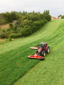 Plain Mowers - VICON EXTRA 324F ALPIN - FRONT MOUNTED ALPINE DISC MOWER, made for mountain regions and hilly conditions with its stable gravity point and excellent visibility