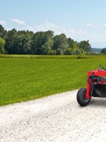 Plain Mowers - VICON EXTRA 532 - 540 - TRAILED MOWERS, sideward adaption for optimal flexibility and user friendly