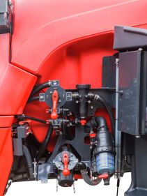 Kverneland iXtrack T3, compact sprayer, stable and precise with intelligent technology