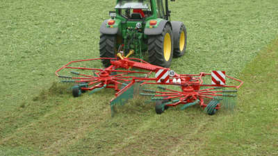 Double rotor rakes - Kverneland 9471 S EVO - 9471 S VARIO, flexible double rake for optimal flexibility