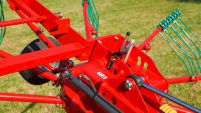 KVERNELAND 9464 C - 9472 C - 9472 C HYDRO - 9476 C, strong frames and cost efficient with CompactLine maintenance-friendly gearbox